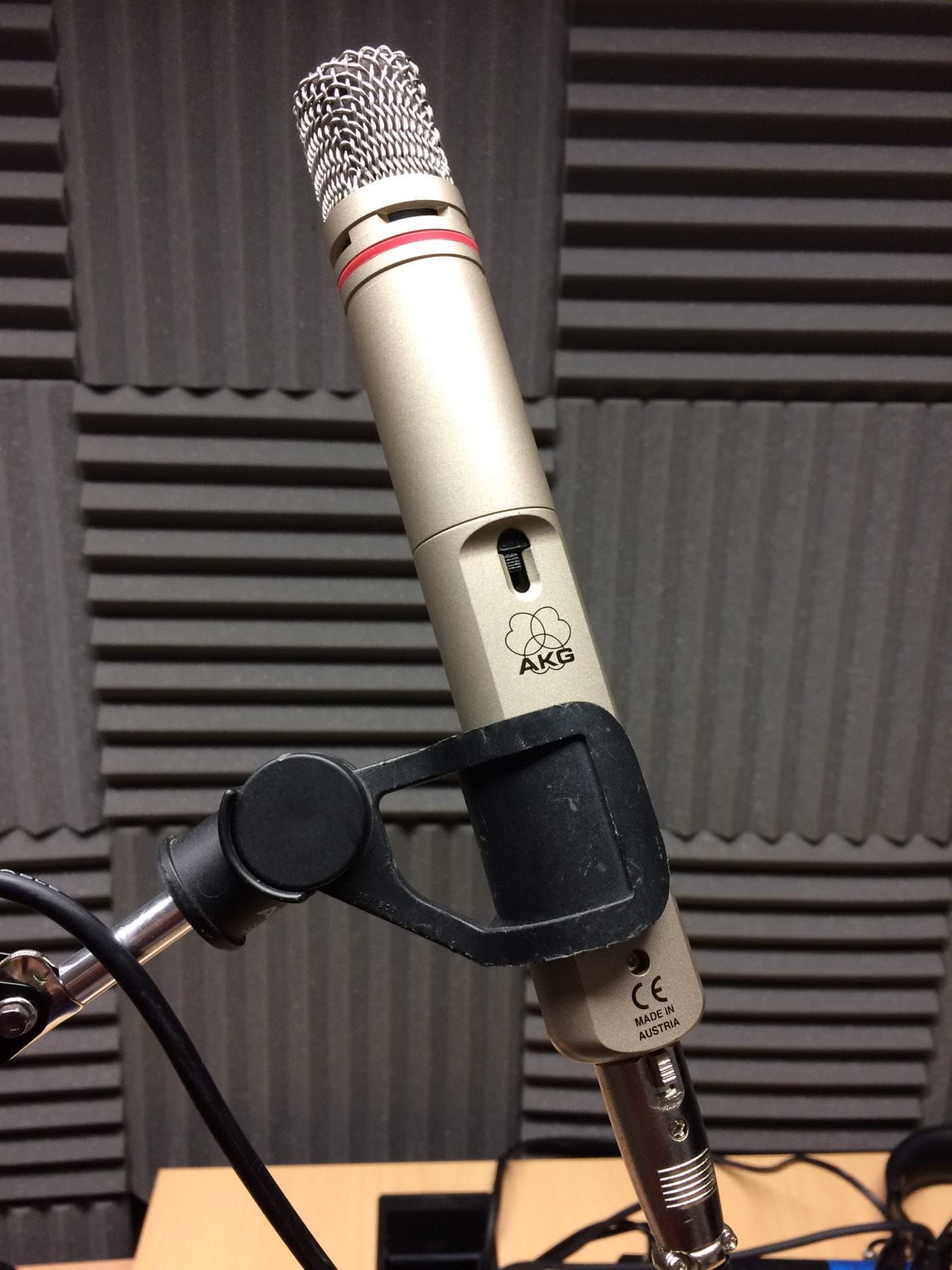 AKG C1000S Microphone: a Podcasting Review