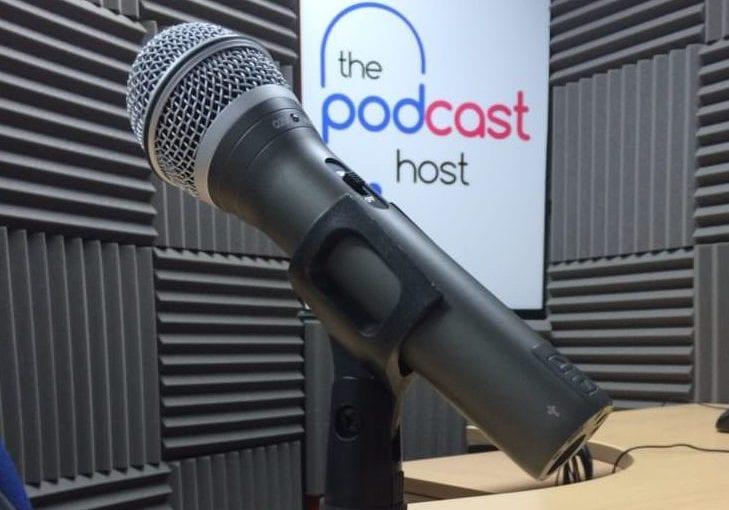 Samson Q2U, a top podcasting mic